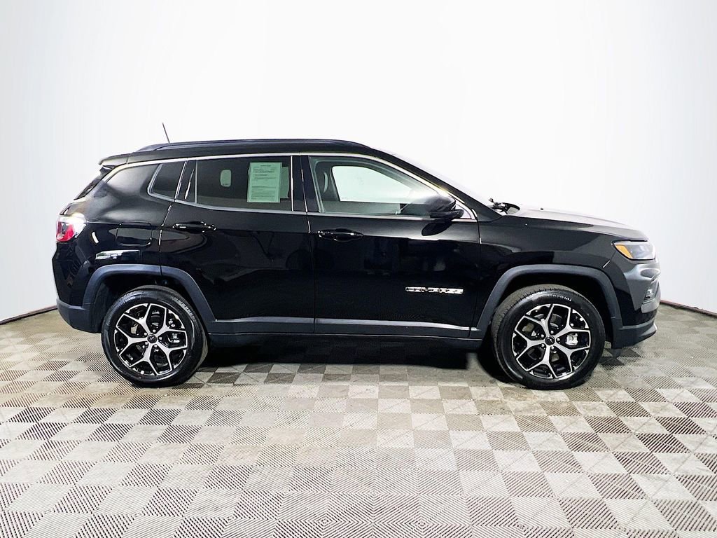 Used 2026 Jeep Compass Limited AWD/4WD image 8