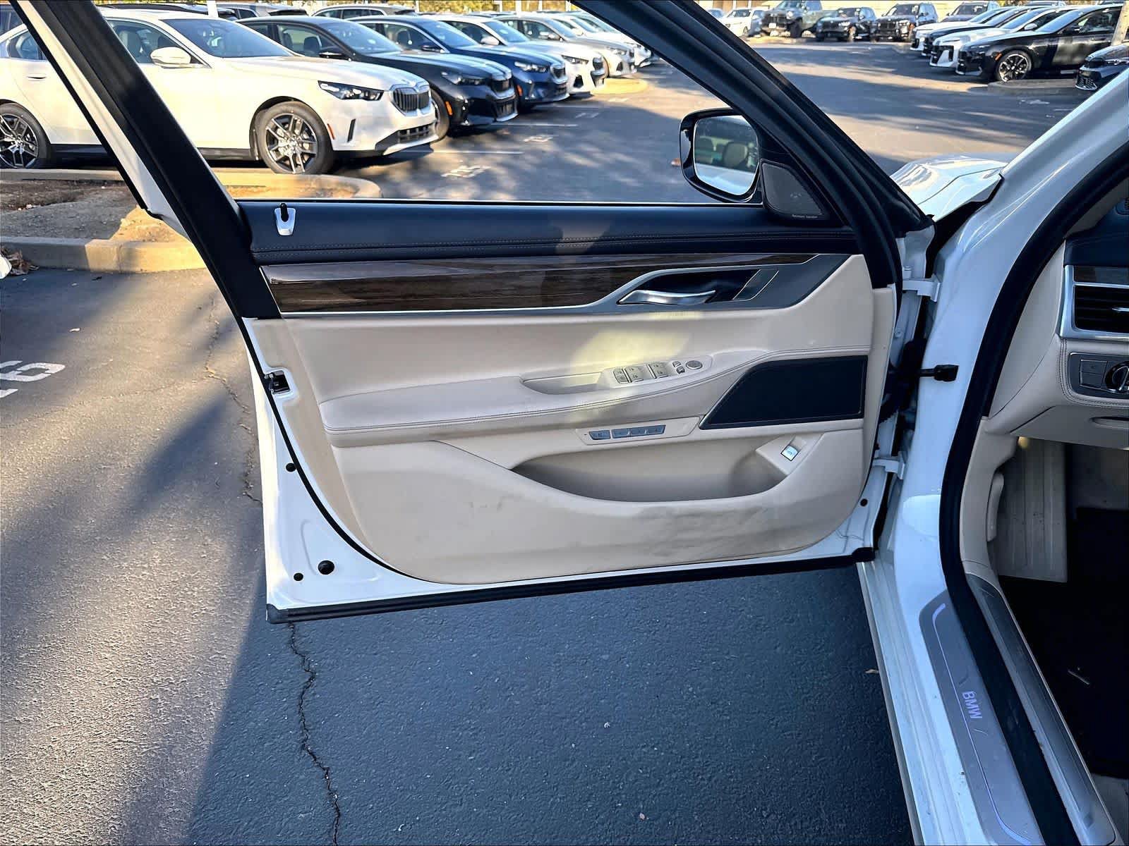 Used 2016 BMW 740i RWD image 19