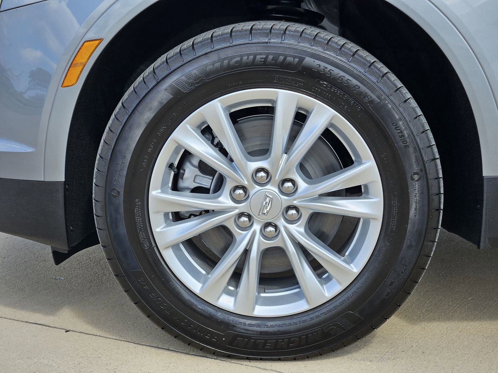 New 2026 Cadillac XT5 Luxury image 12