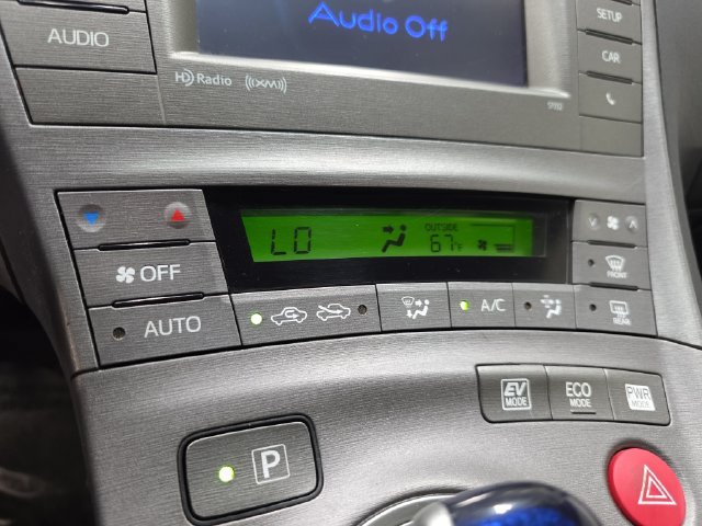 Used 2015 Toyota Prius Three FWD image 22