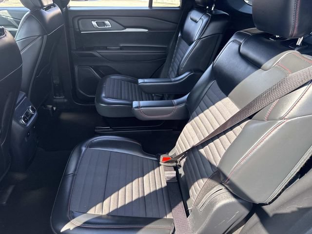 Used 2025 Ford Explorer ST-Line AWD/4WD image 19