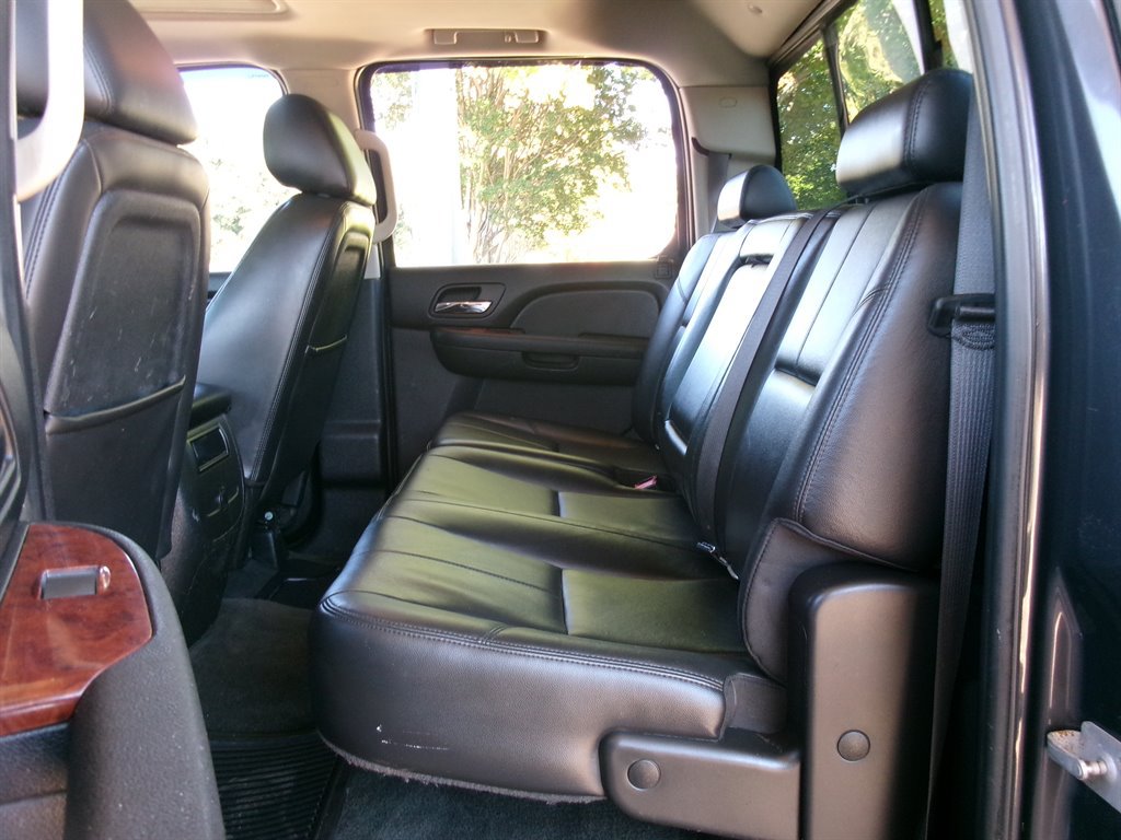 Used 2011 Chevrolet Silverado 2500 LTZ w/ LTZ Plus Package AWD/4WD image 23