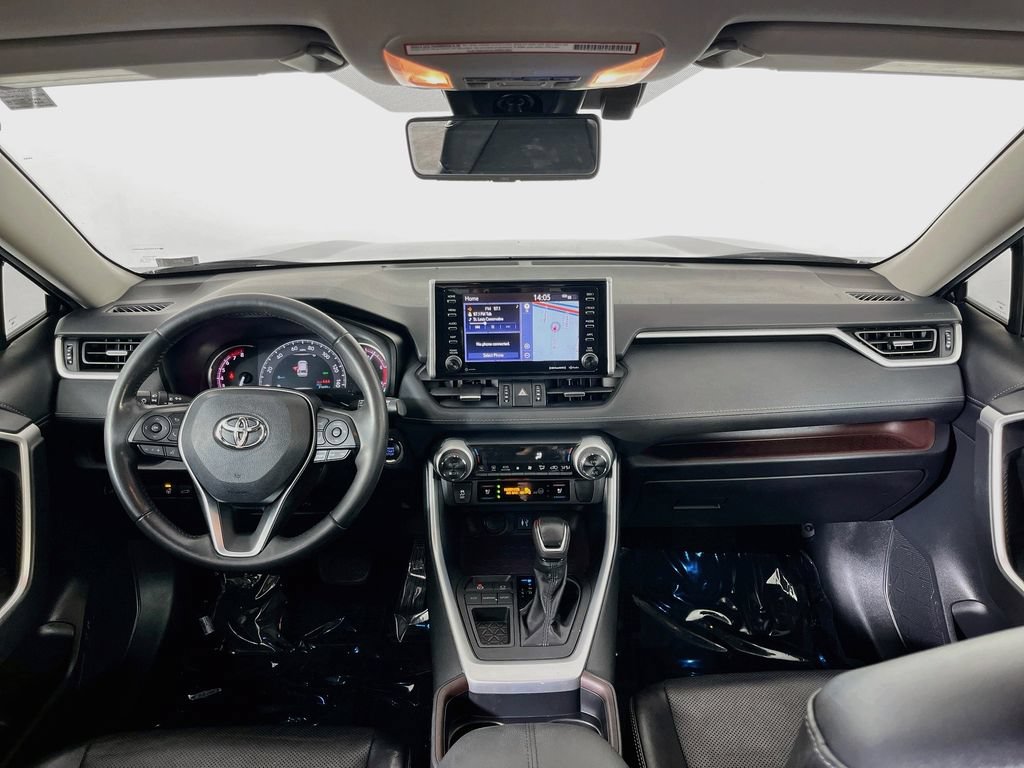 Used 2019 Toyota RAV4 Limited w/ Cold Weather Package FWD image 12