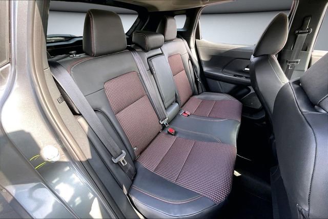 New 2026 Nissan Kicks SR image 10