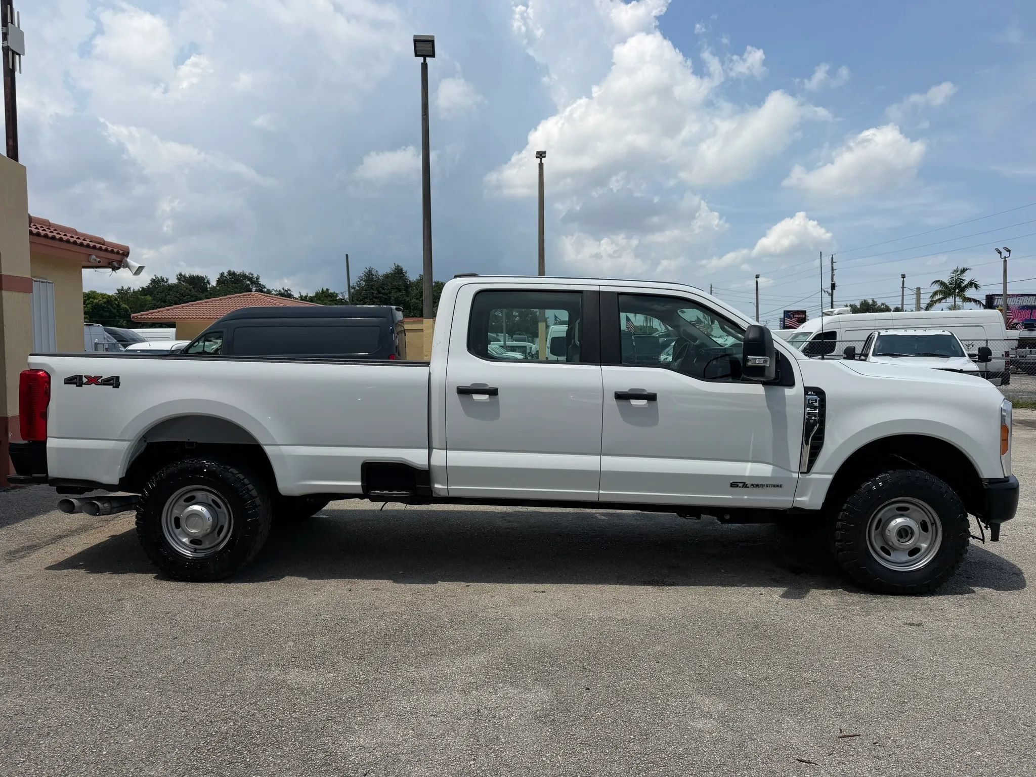 Used 2023 Ford F350 4x4 Crew Cab XL w/ XL Off-Road Package image 7