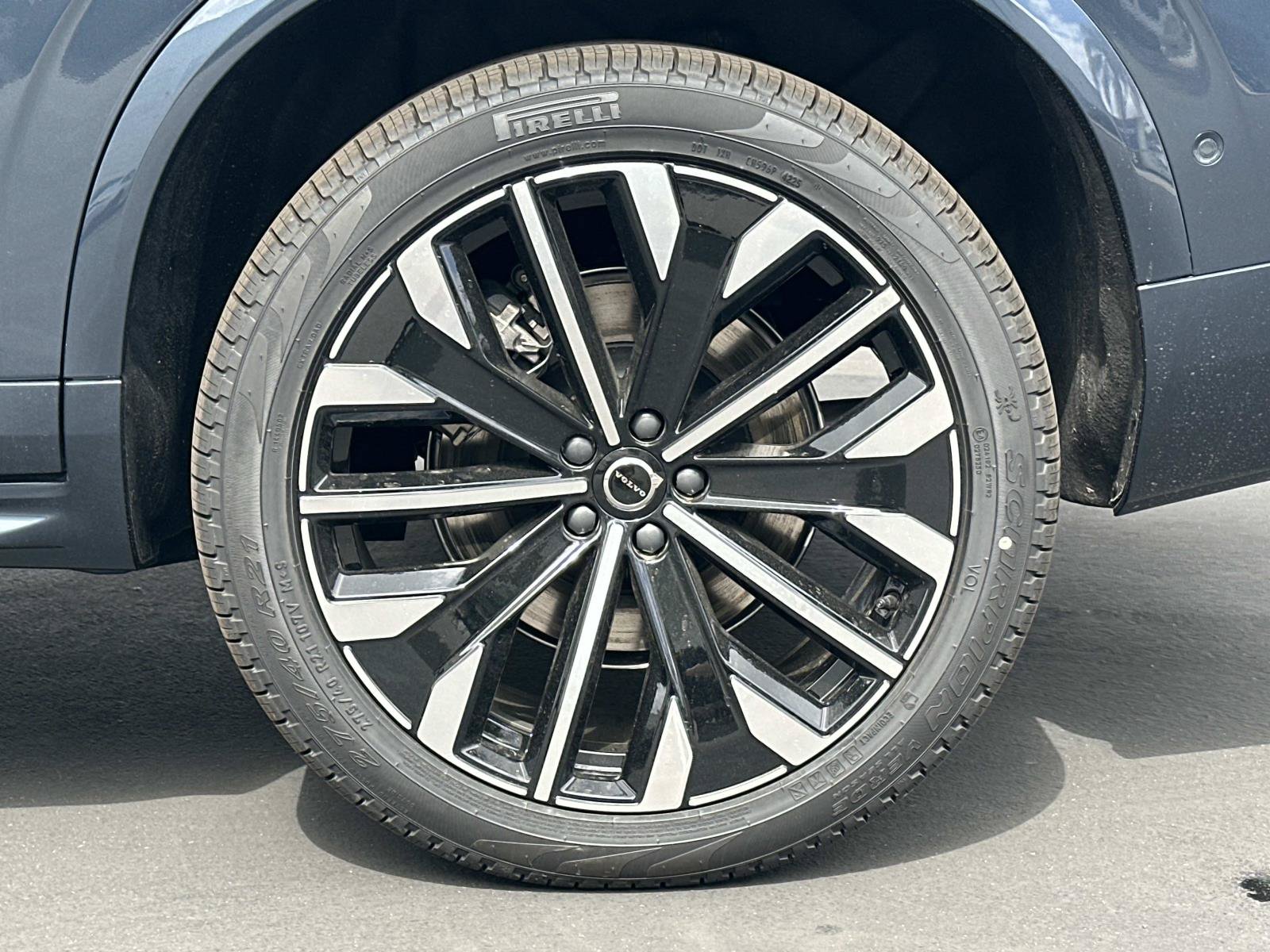 New 2026 Volvo XC90 T8 Plus w/ Protection Package Premier AWD/4WD image 24