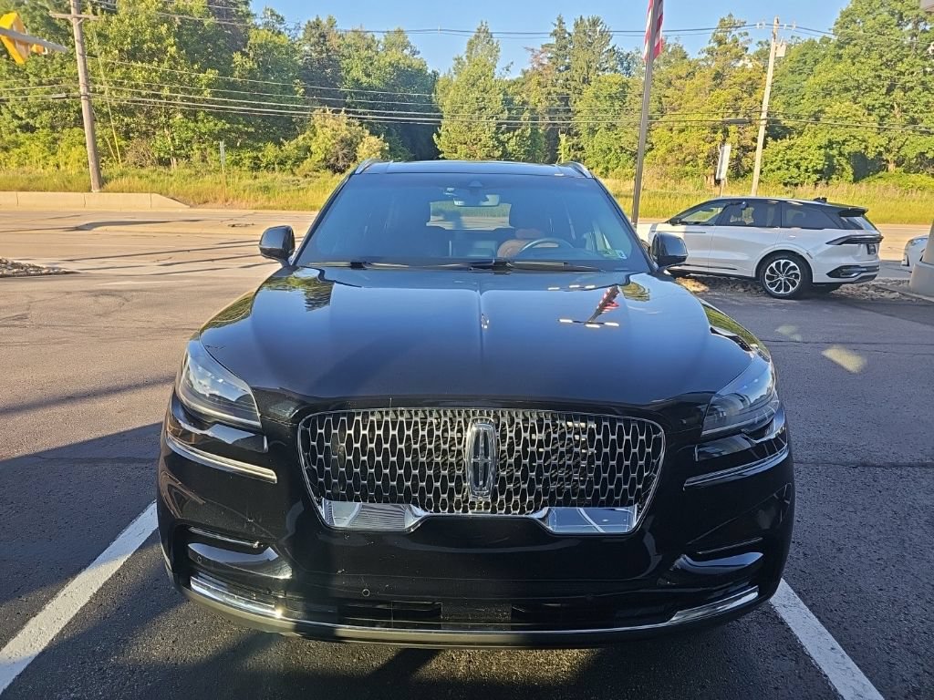 Used 2023 Lincoln Aviator Reserve w/ Equipment Group 201A RWD image 2