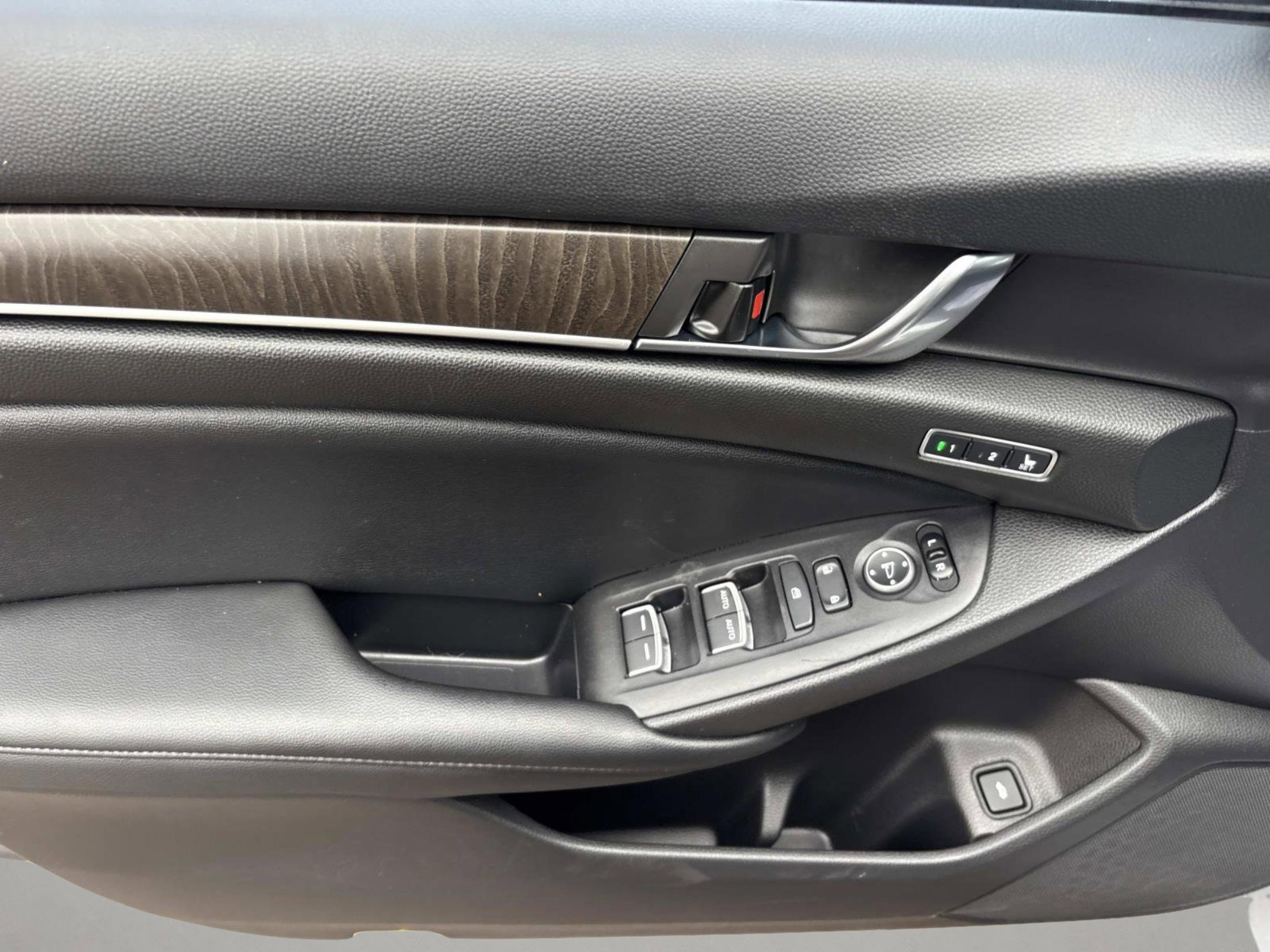 Used 2021 Honda Accord EX-L image 22