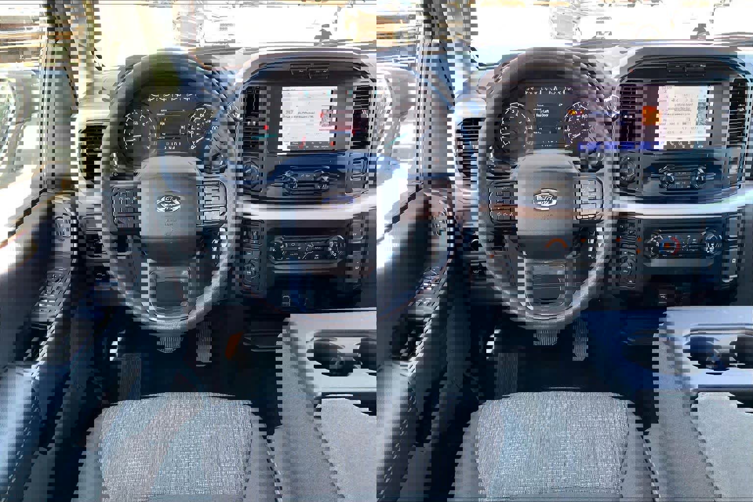 Used 2023 Ford F150 XLT w/ Trailer Tow Package image 6