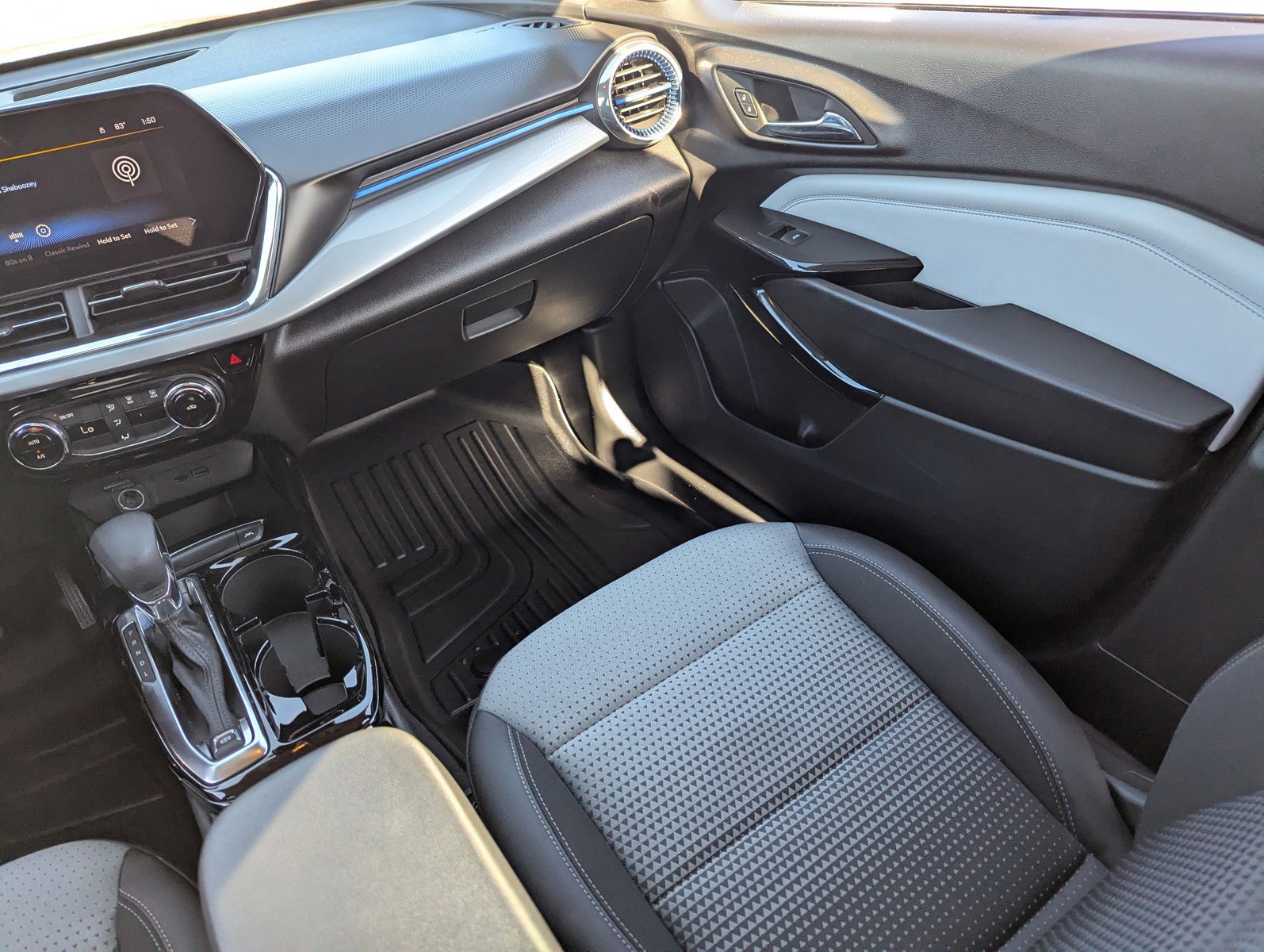 Certified 2025 Chevrolet Trax LT image 19