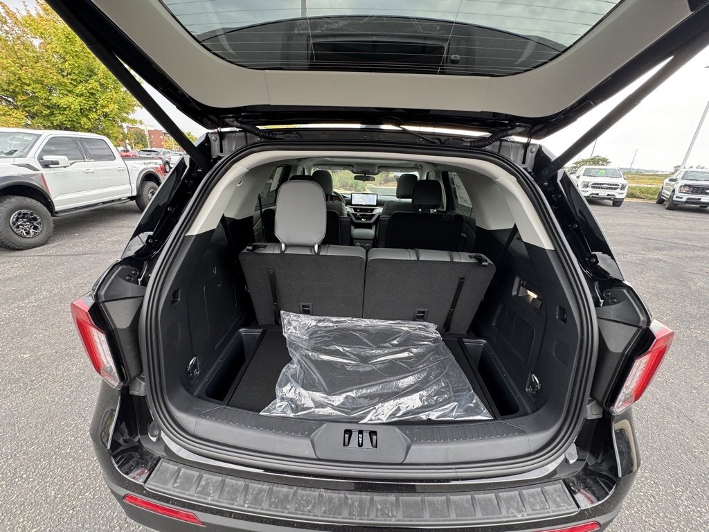 New 2025 Ford Explorer Active w/ Active Comfort Package image 15