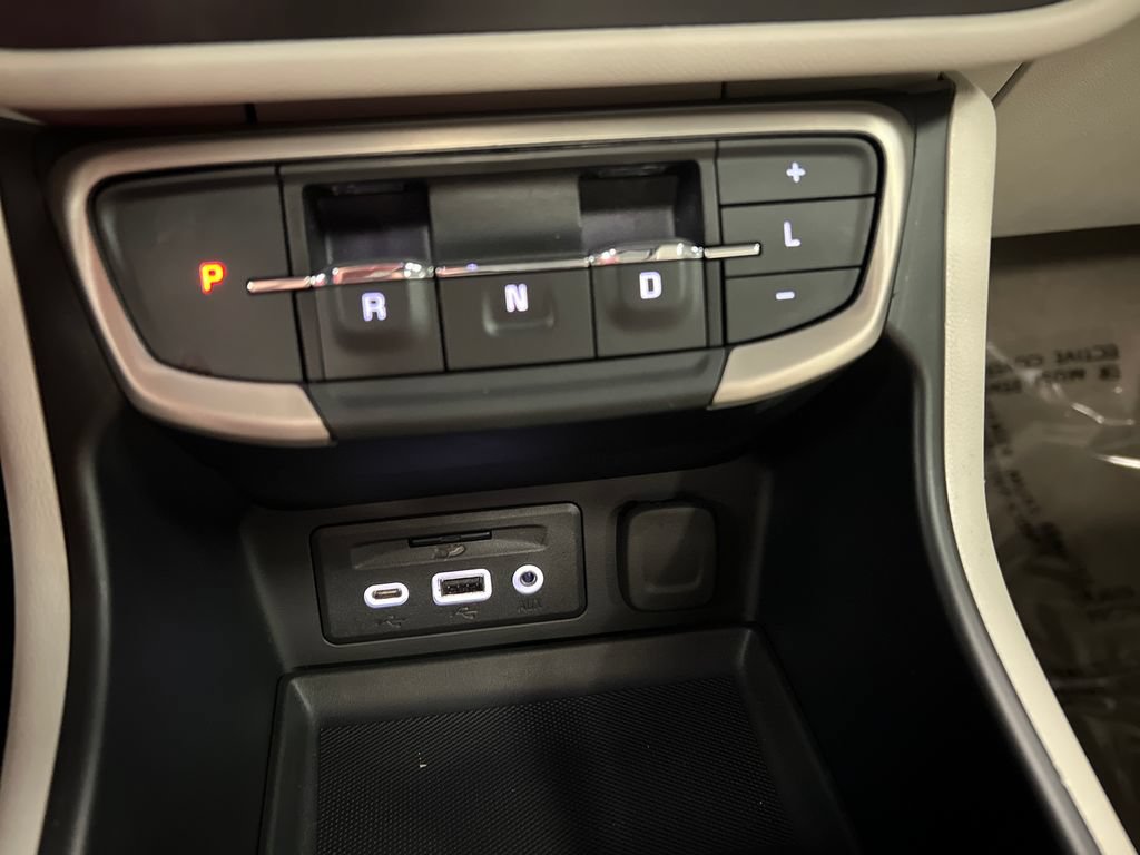 Certified 2024 GMC Terrain Denali w/ Denali Premium Package AWD/4WD image 25