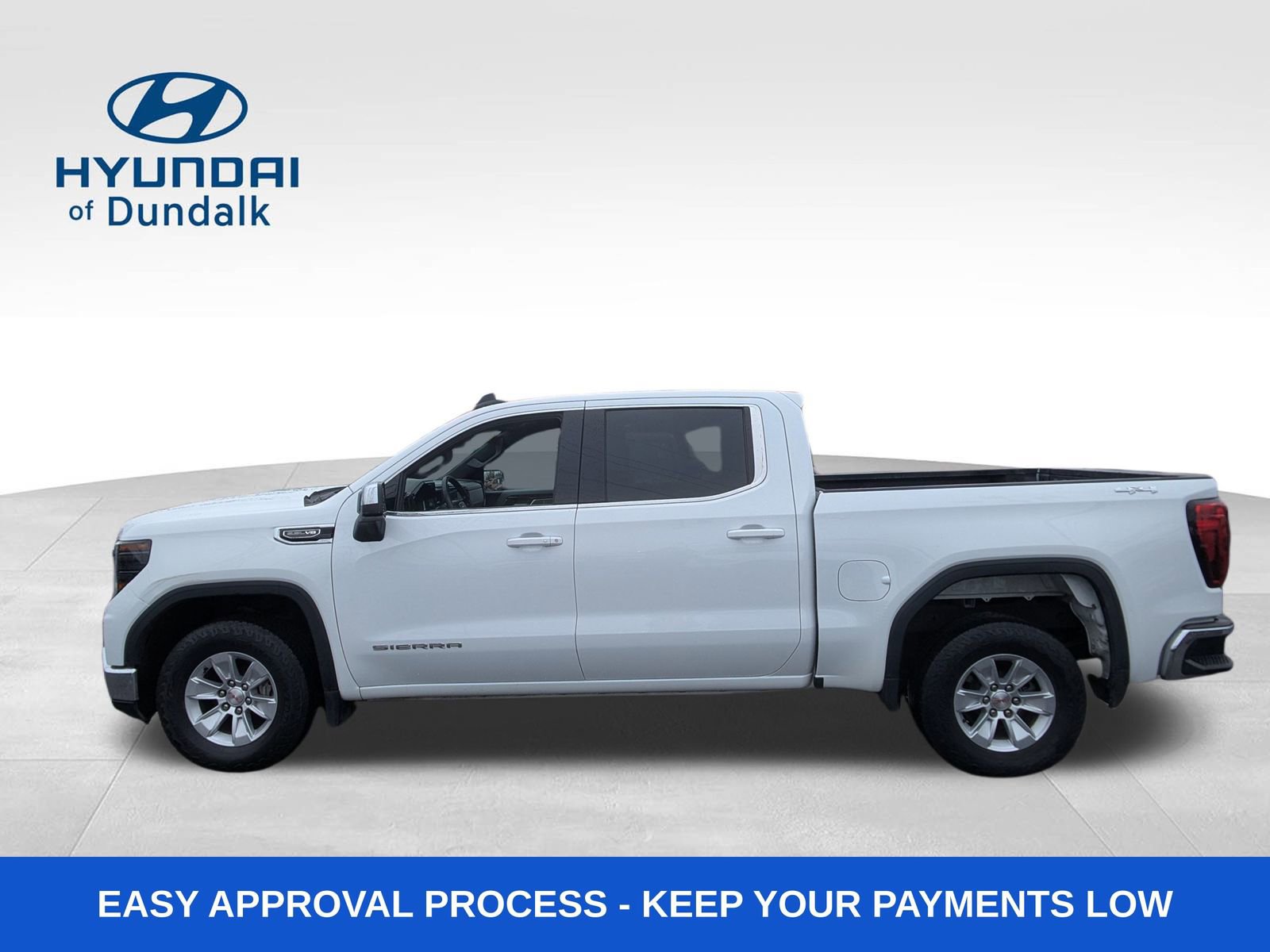 Used 2022 GMC Sierra 1500 SLE image 2