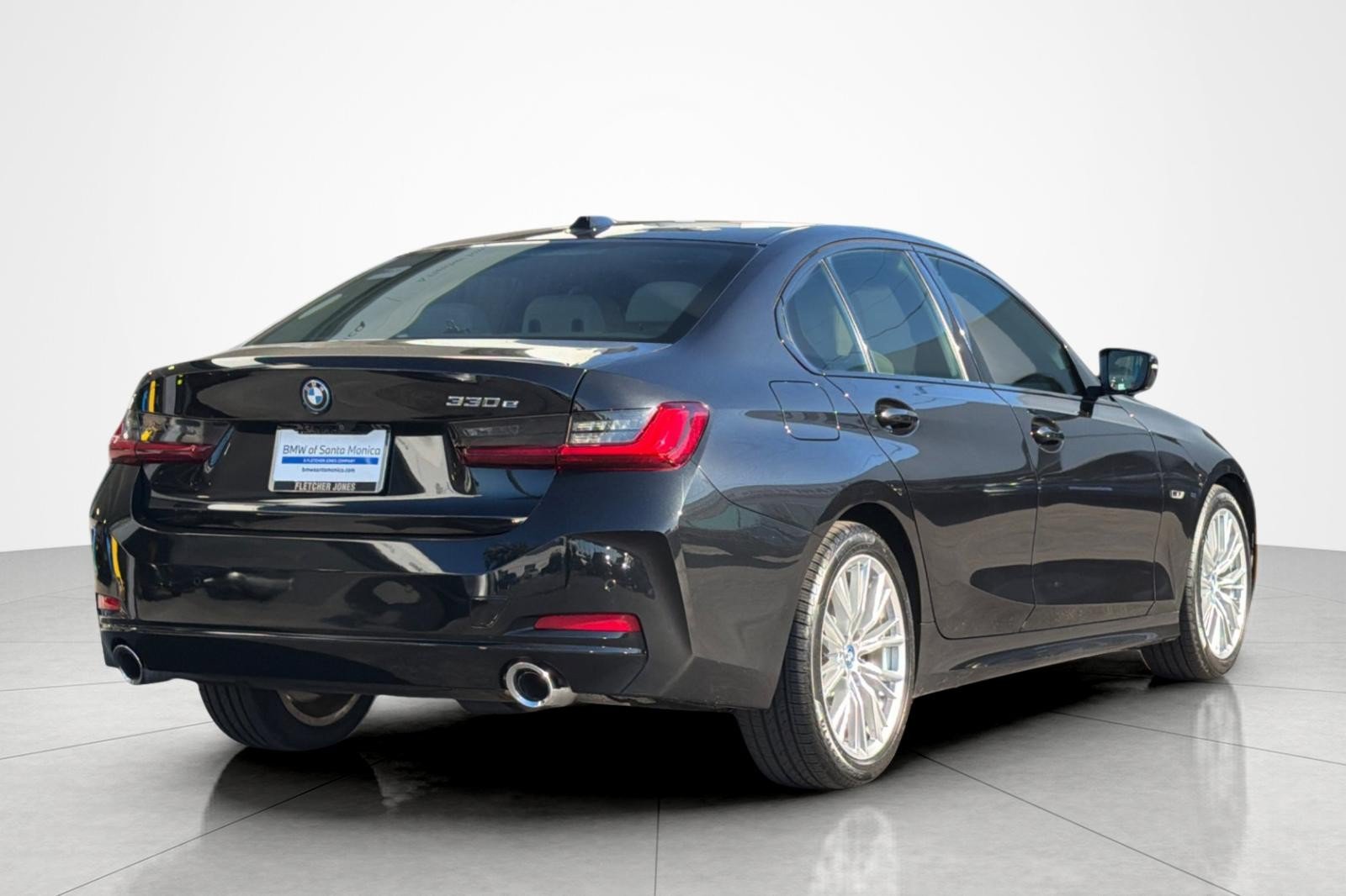 Used 2023 BMW 330e w/ Premium Package RWD image 5