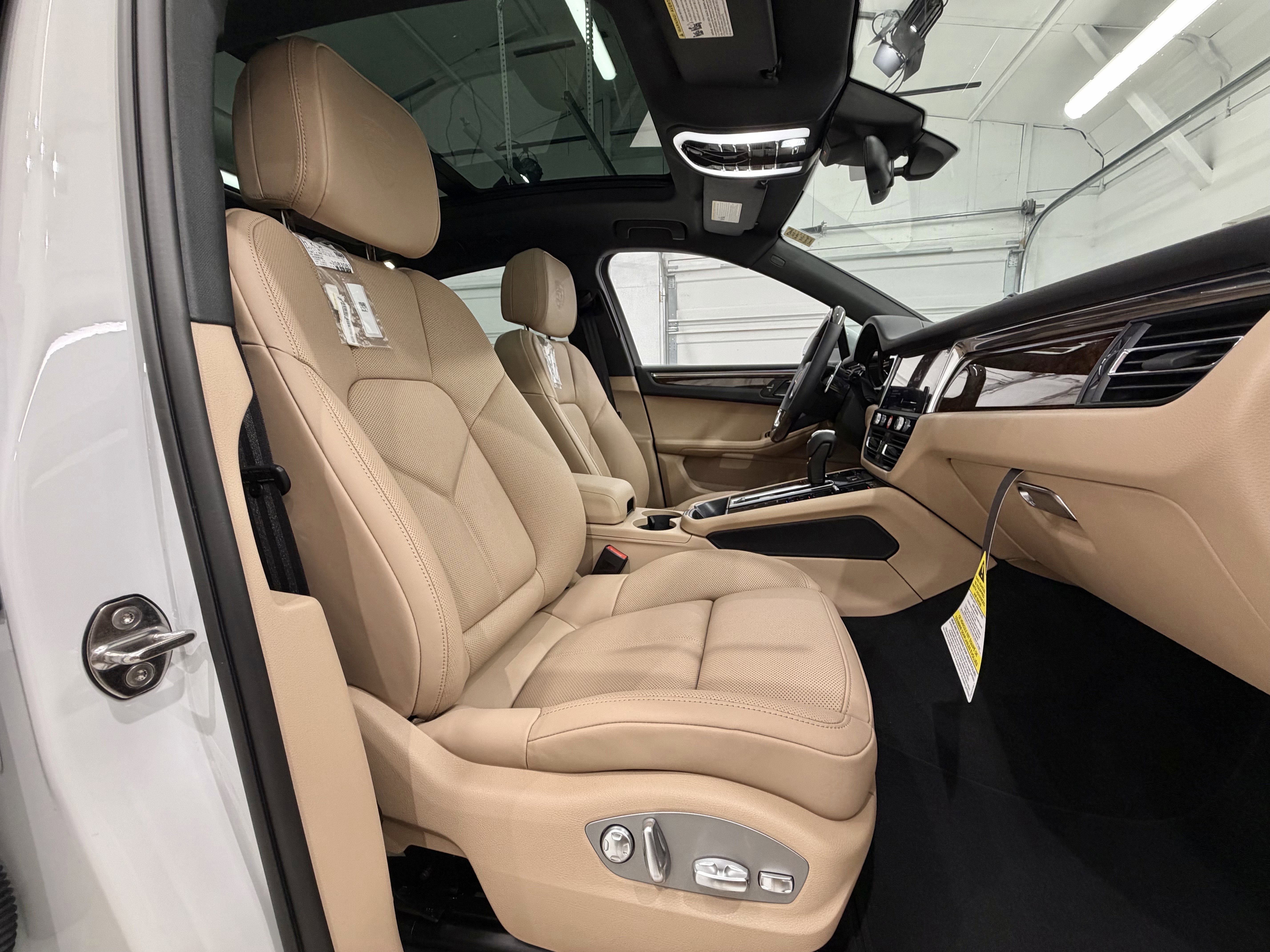 New 2026 Porsche Macan image 23
