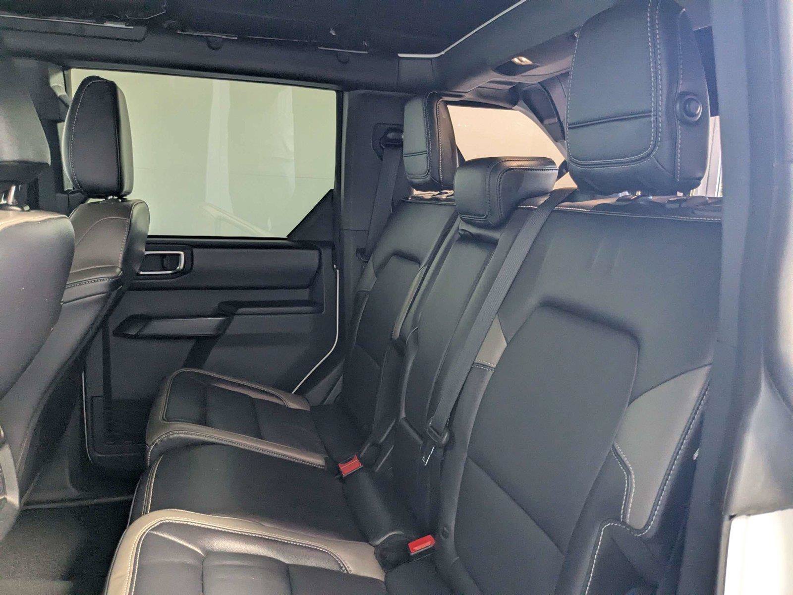 Used 2025 Ford Bronco Outer Banks AWD/4WD image 35
