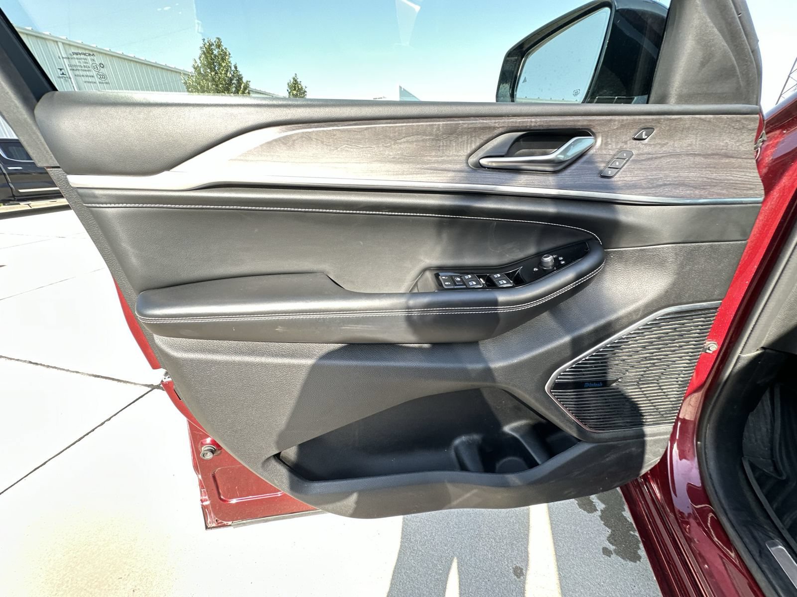 Used 2021 Jeep Grand Cherokee L Overland w/ Advanced Protech Group III AWD/4WD image 22