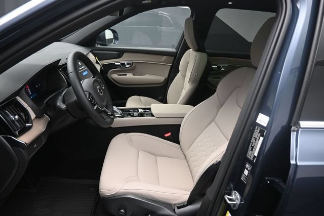Used 2026 Volvo XC90 B6 Plus w/ Protection Package Premier AWD/4WD image 18