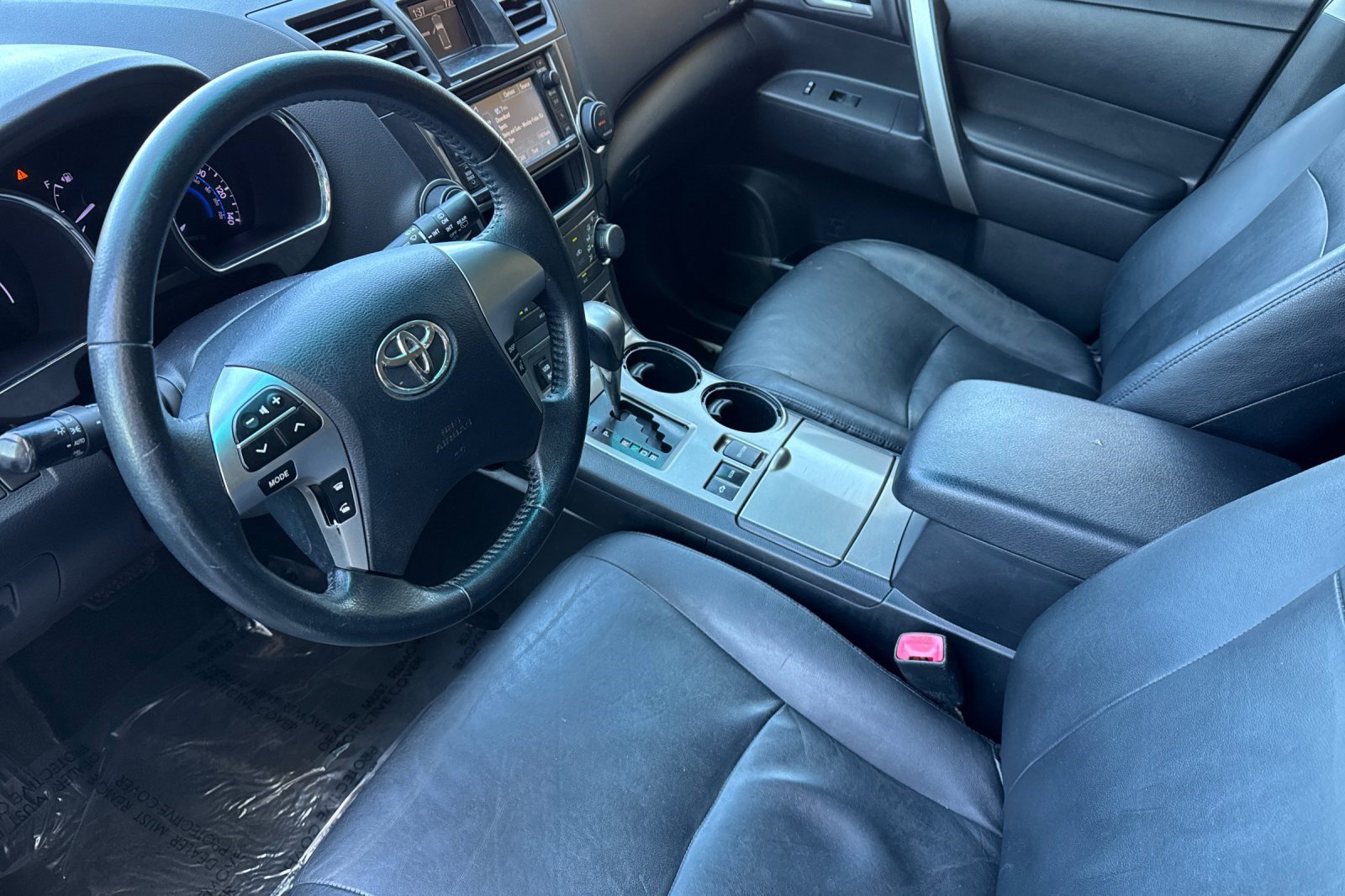 Used 2013 Toyota Highlander 4WD Hybrid w/ Leather Premium Pkg image 4