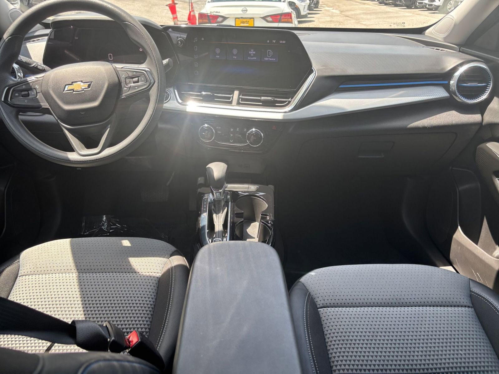 Used 2025 Chevrolet Trax LT FWD image 28