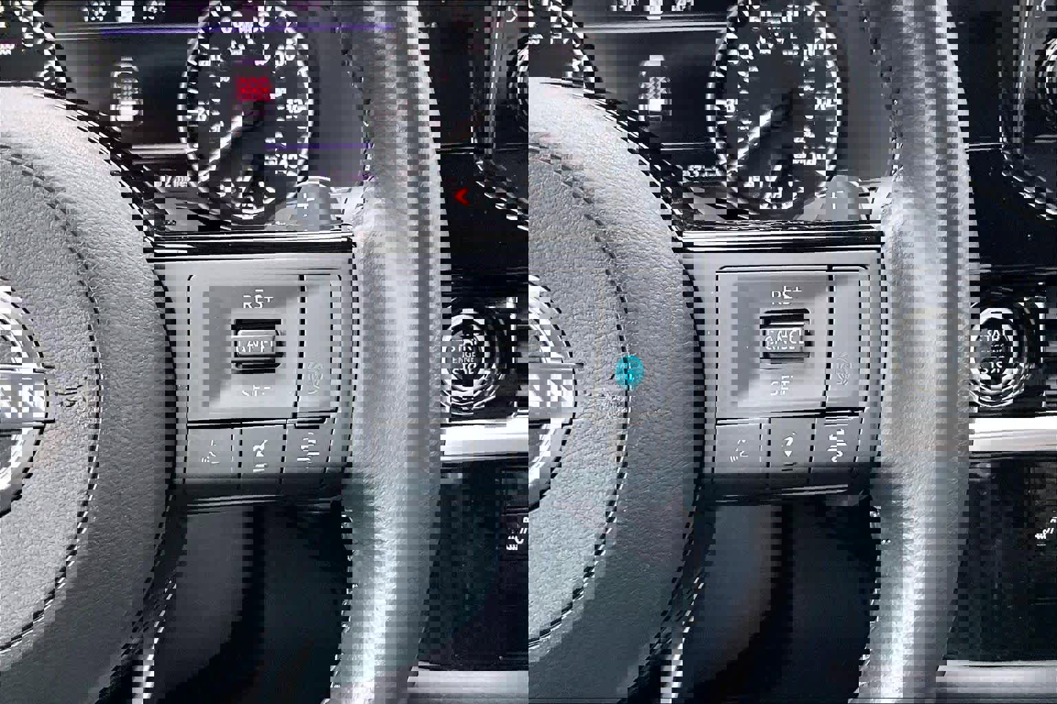 Used 2022 Nissan Pathfinder SL w/ Lighting Package (N92) image 23