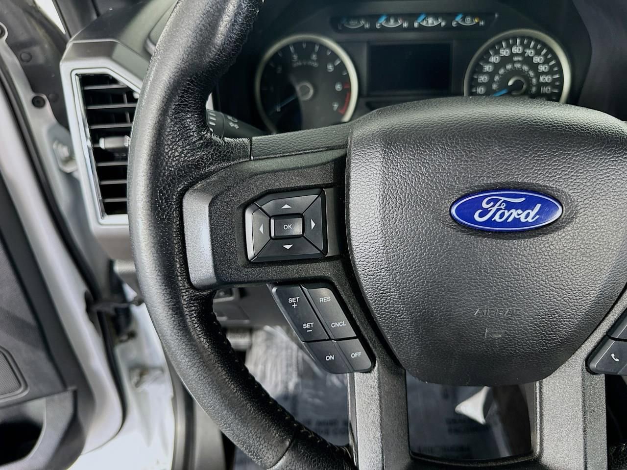 Used 2016 Ford F150 XLT w/ Equipment Group 302A Luxury image 31