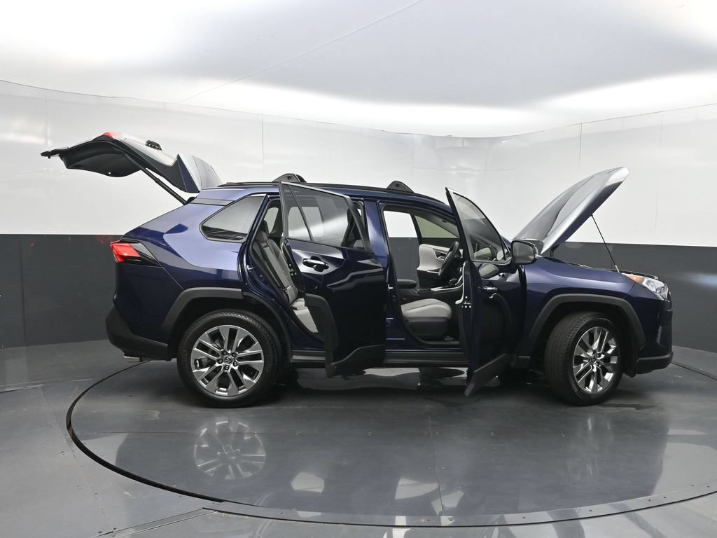Used 2020 Toyota RAV4 Limited FWD image 36