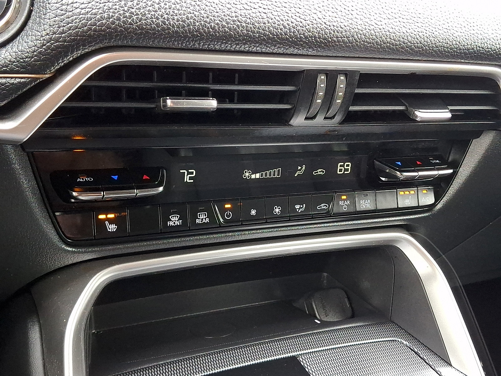 Certified 2024 MAZDA CX-90 3.3 Turbo w/ Preferred Plus AWD/4WD image 19
