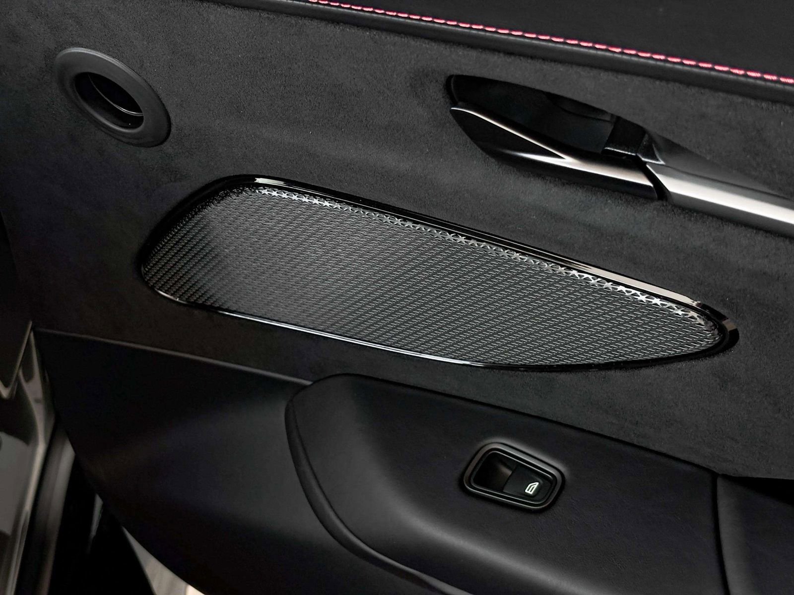 New 2026 Aston Martin V8 Vantage S image 36