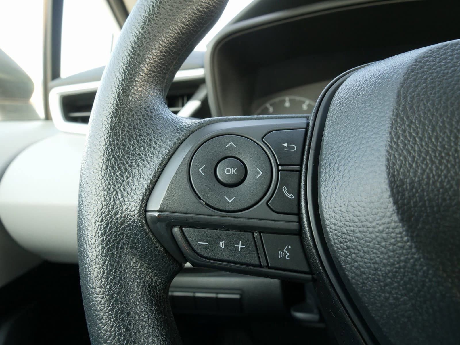 Used 2025 Toyota Corolla LE image 21