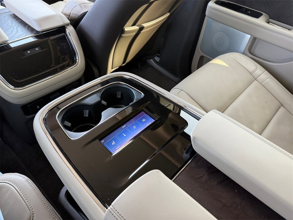 Used 2023 Lincoln Navigator L Reserve image 15