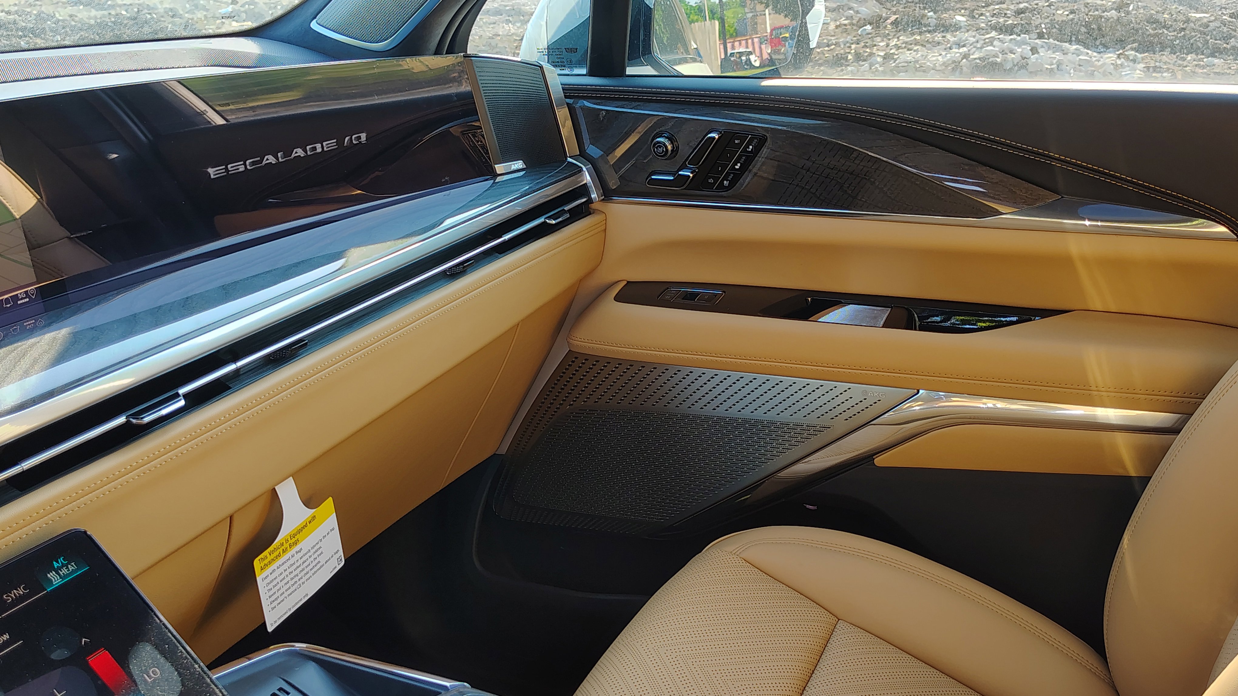 New 2025 Cadillac Escalade IQ Luxury 2 image 31