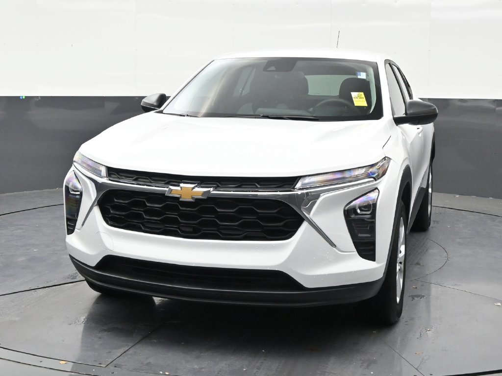 Used 2024 Chevrolet Trax LS FWD image 8