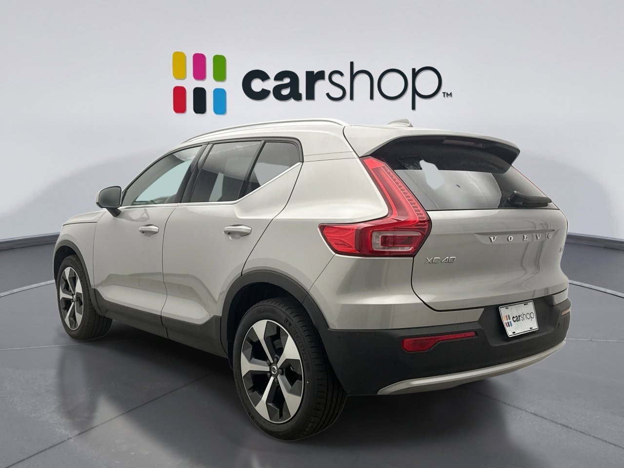 Used 2025 Volvo XC40 B5 Plus AWD/4WD image 3