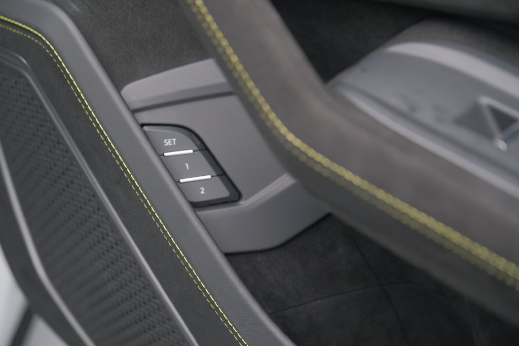 Used 2024 Lamborghini Urus Performante AWD/4WD image 45