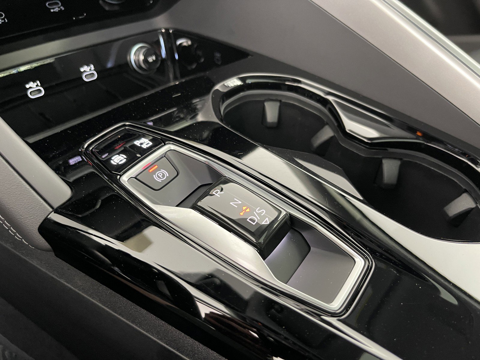 New 2025 Audi Q5 Premium image 34