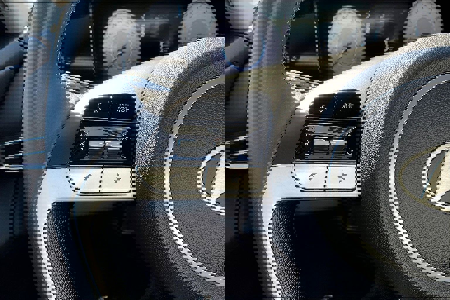 Certified 2025 Hyundai Elantra SEL image 11