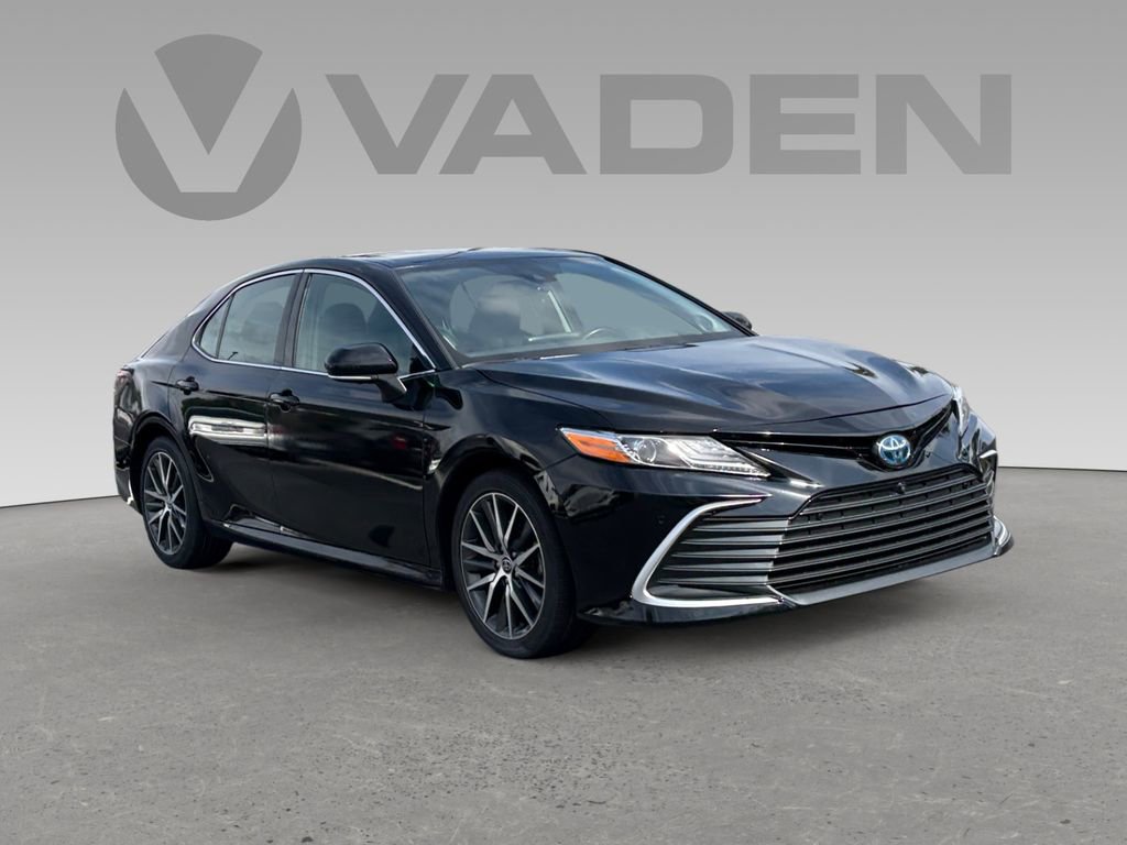Used 2023 Toyota Camry XLE w/ Navigation Package