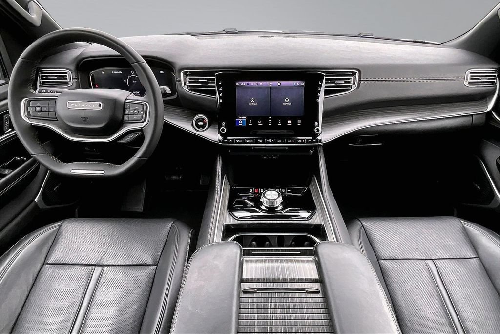 Used 2023 Jeep Wagoneer Series II AWD/4WD image 16