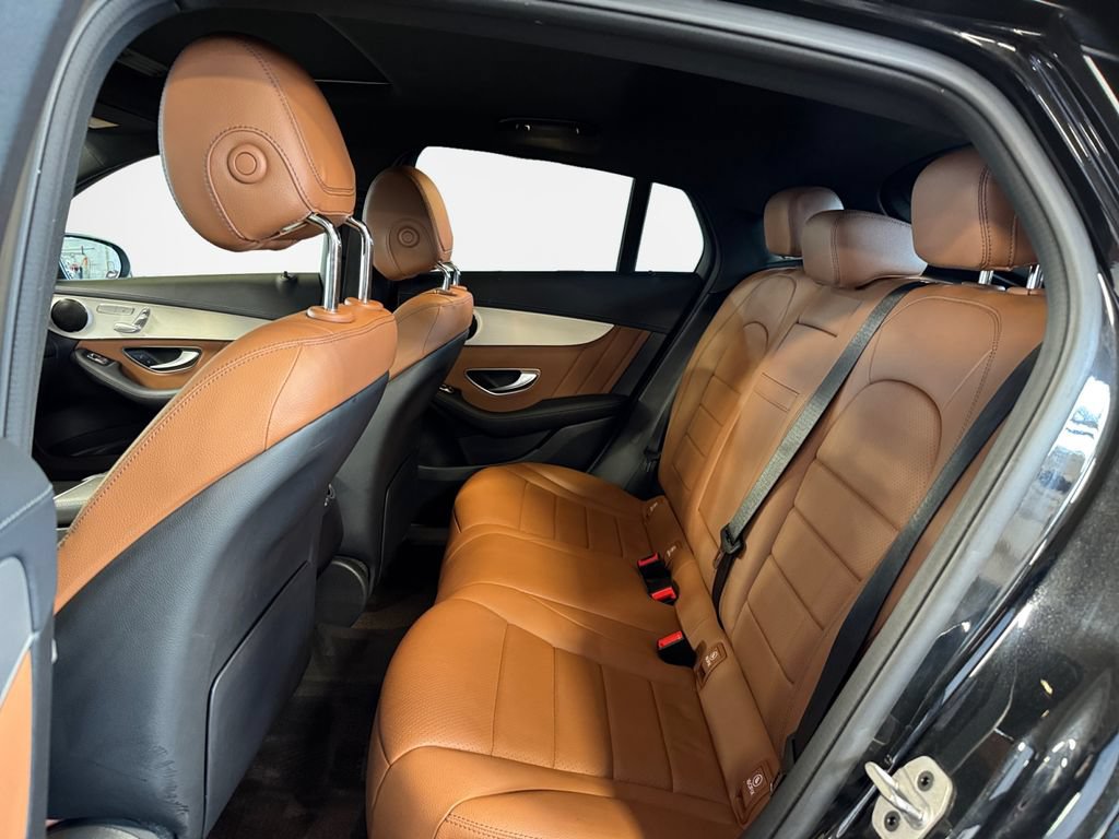 Used 2023 Mercedes-Benz GLC 300 4MATIC Coupe image 24