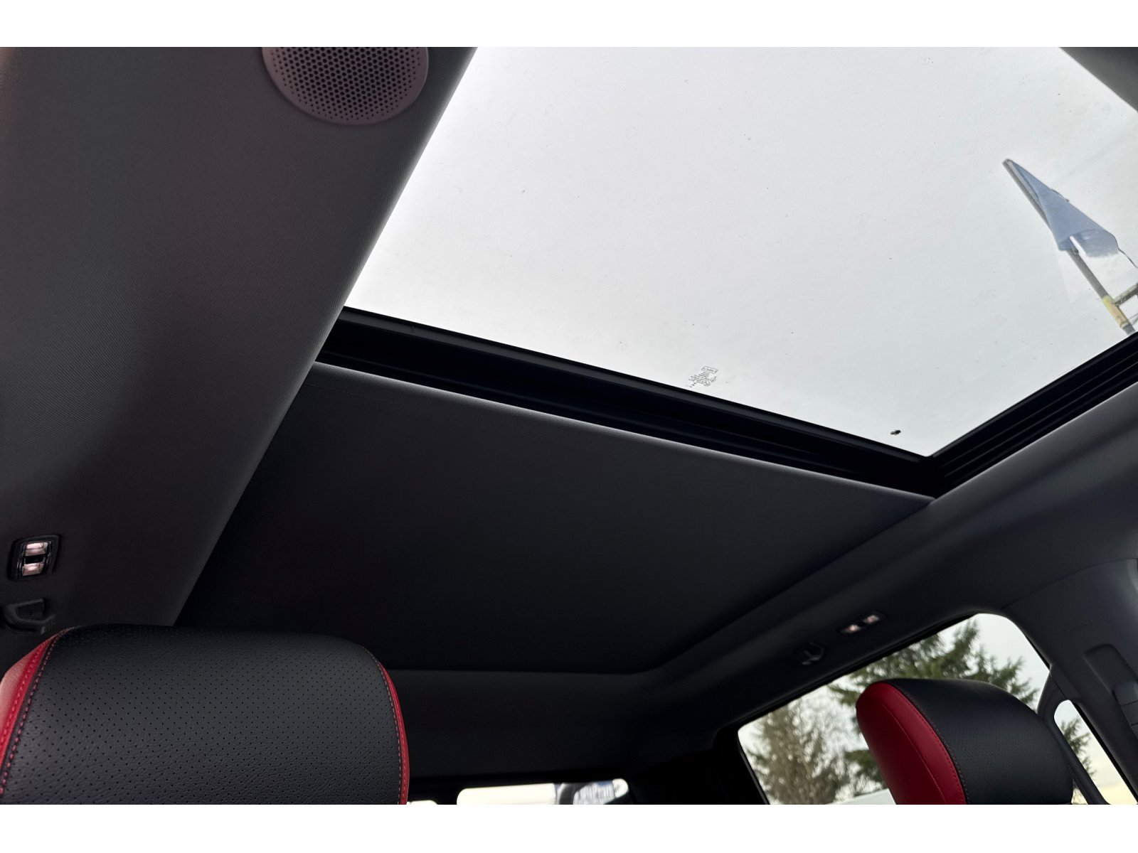 New 2024 Ford F250 Lariat w/ Lariat Ultimate Package image 13