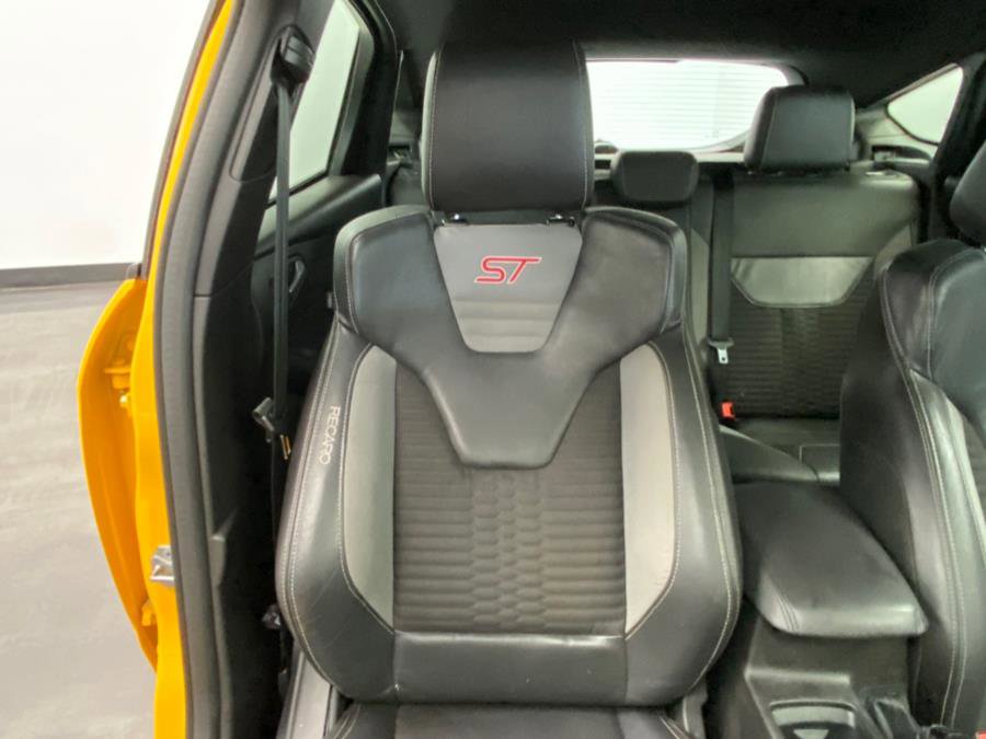 Used 2015 Ford Focus ST w/ Equipment Group 401A image 21
