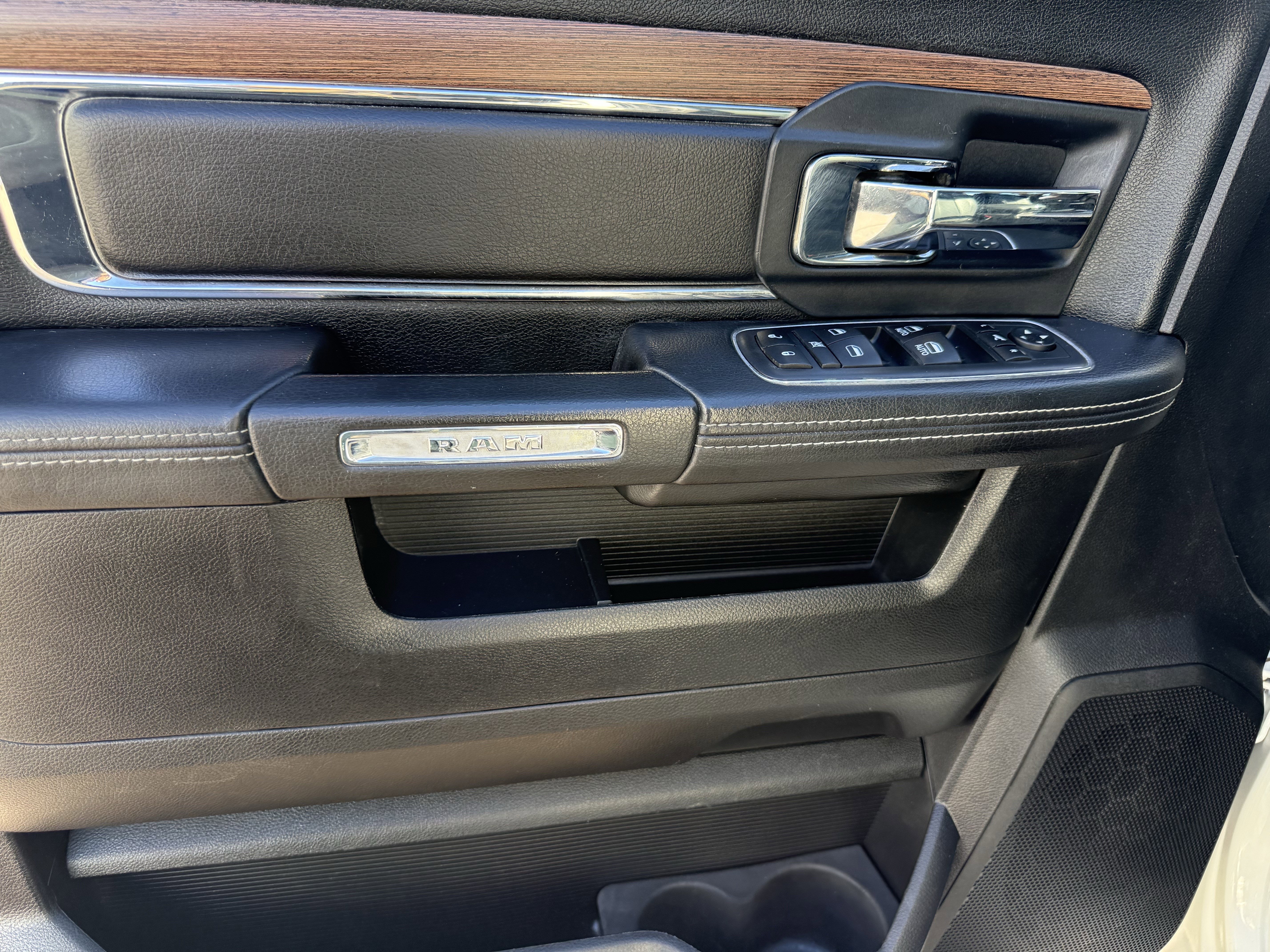 Used 2018 RAM 2500 Laramie w/ Protection Group image 9