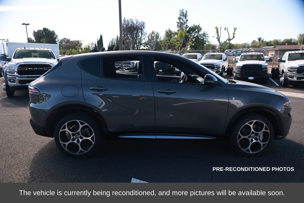 Used 2024 Alfa Romeo Tonale Ti w/ Premium Interior Package image 7