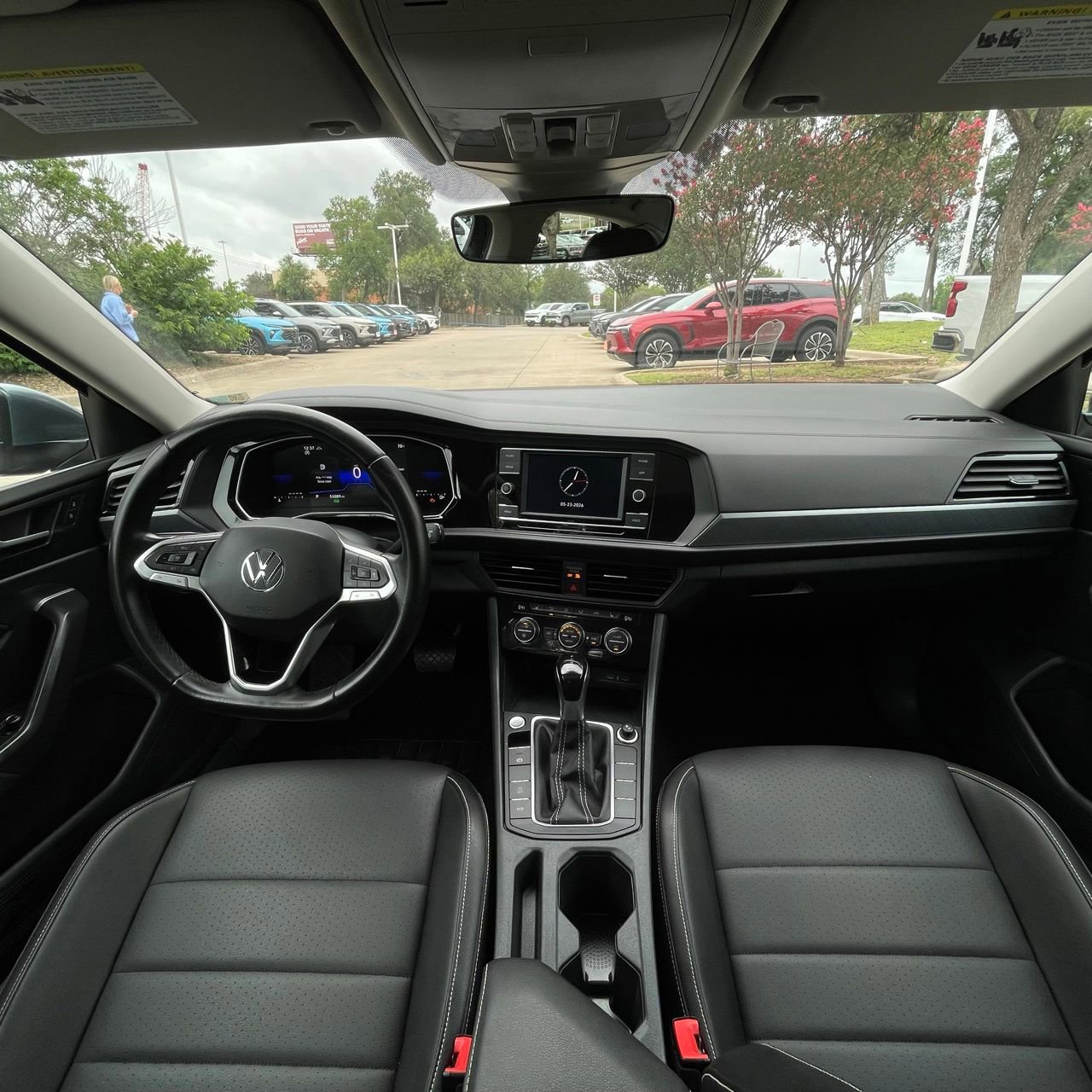 Used 2024 Volkswagen Jetta SE FWD image 11