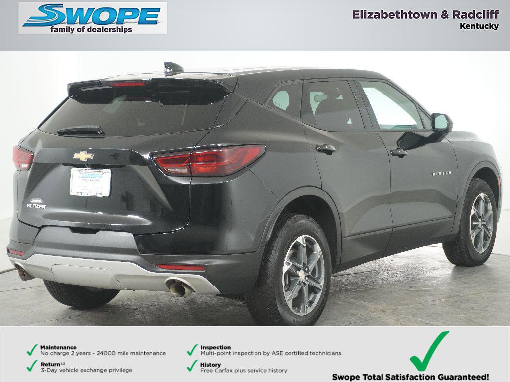 Used 2025 Chevrolet Blazer LT image 3