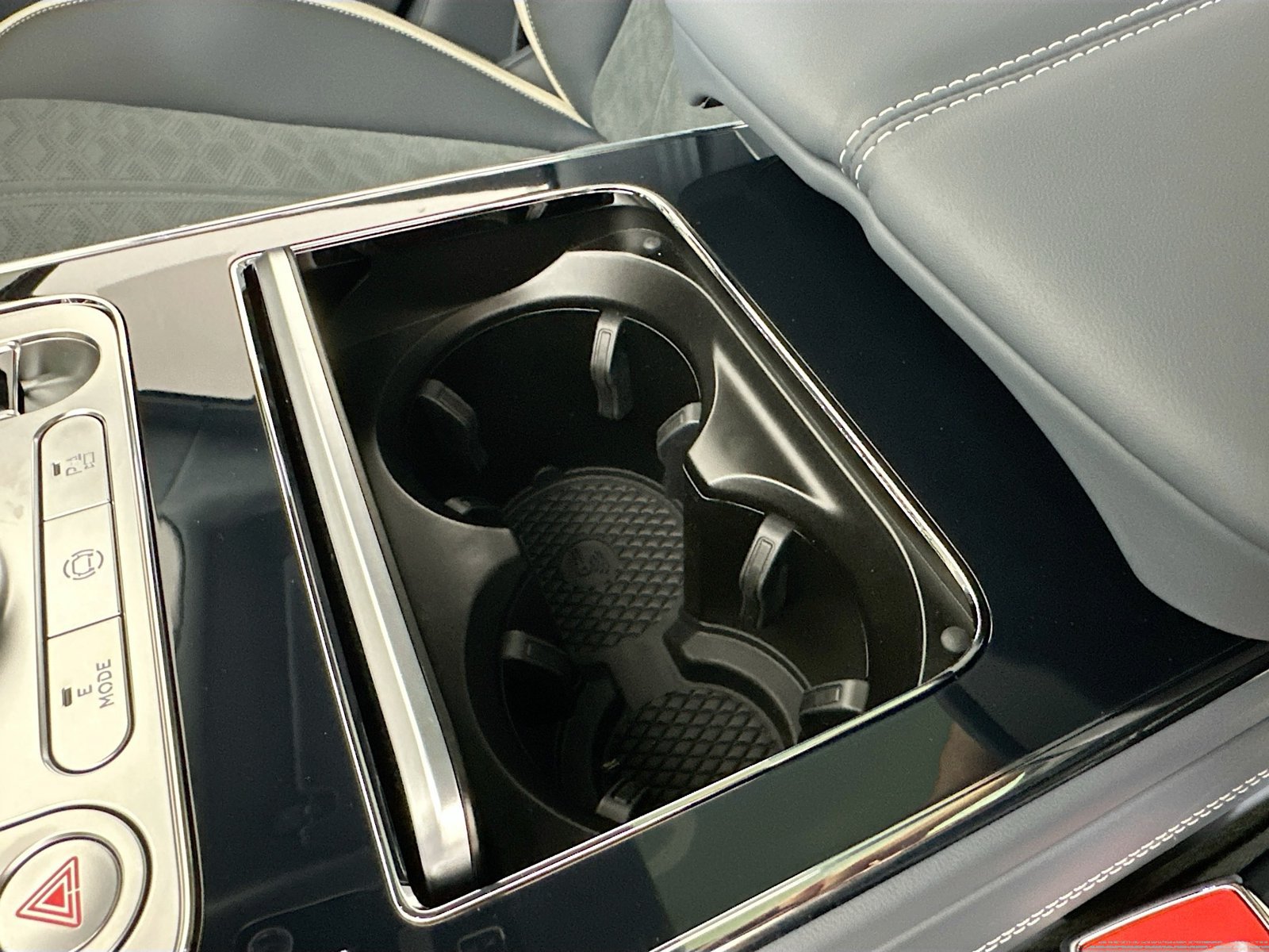 New 2026 Bentley Flying Spur Plug-In Hybrid AWD/4WD image 32