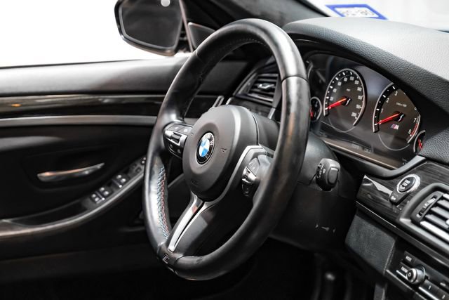 Used 2015 BMW M5 image 19
