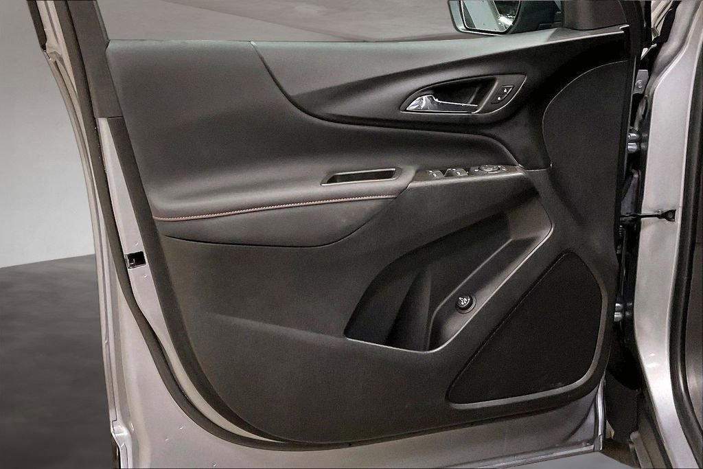 Used 2023 Chevrolet Equinox RS w/ LPO, Floor Liner Package AWD/4WD image 20
