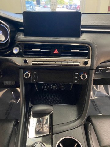 Used 2025 Genesis G70 2.5T RWD image 19